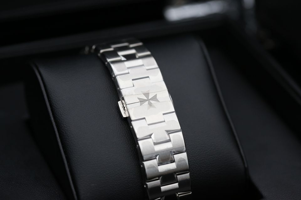 Vacheron Constantin Overseas 5520V/210A-B481 Image 3